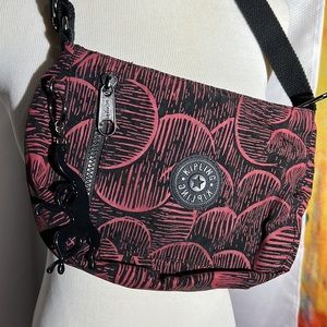 Kipling grapevine handbag.